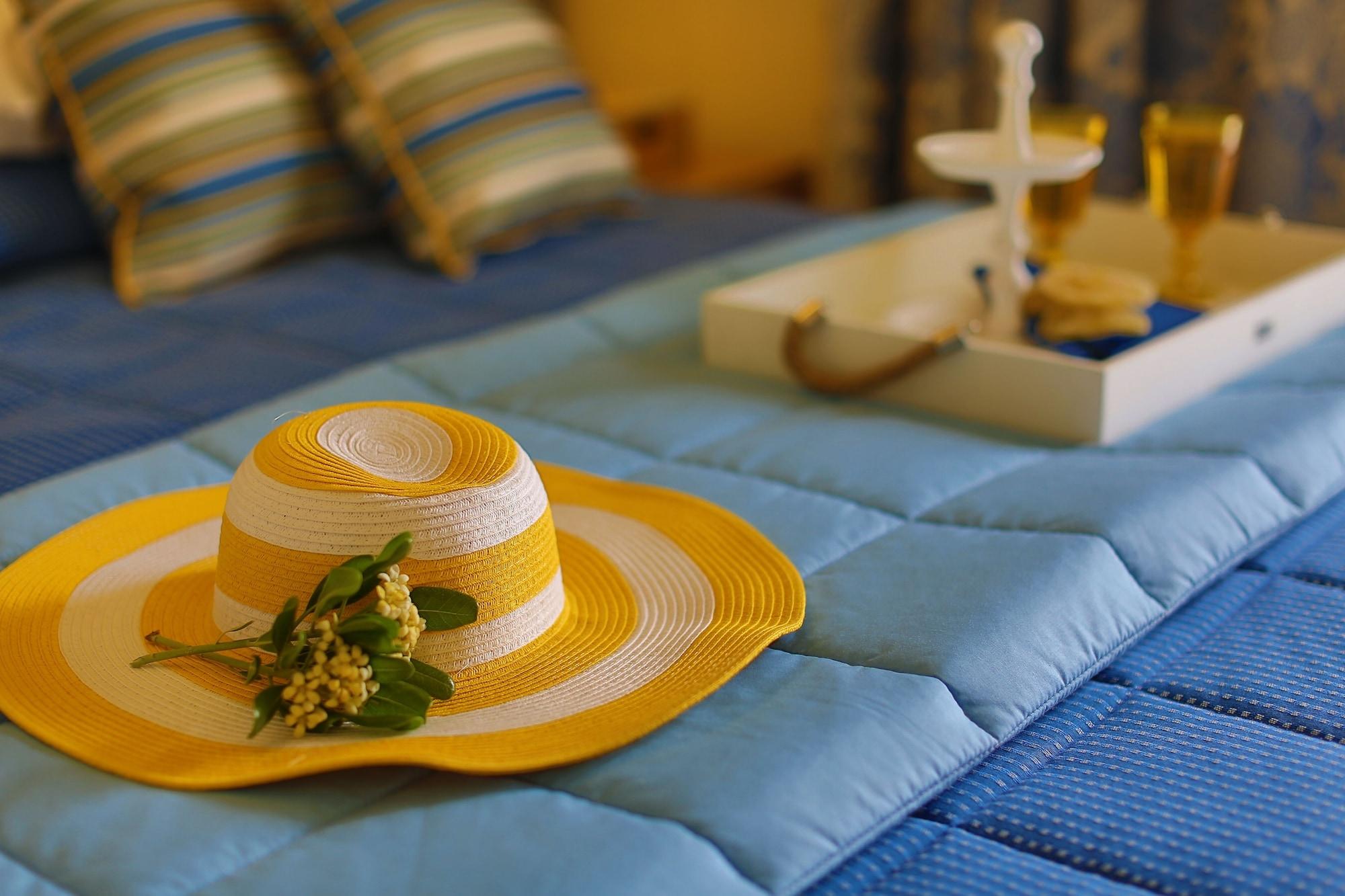 Dolphin Bay Seaside Resort & Suites Galissas Exterior foto
